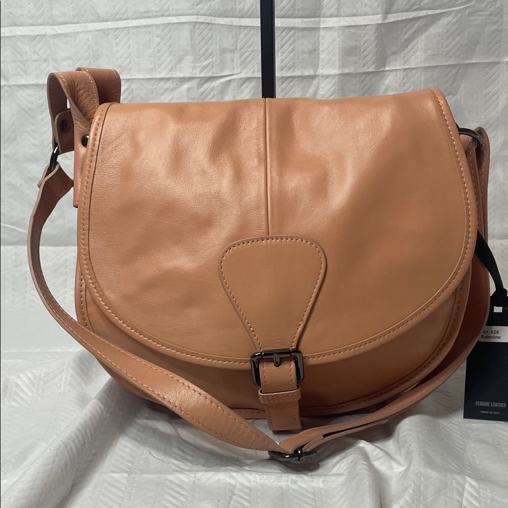 Laura Di Maggio- Elegant Tan/Sand/Beige Leather Shoulder Bag